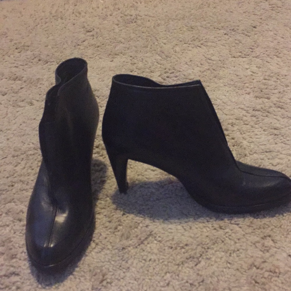 Stuart Weitzman Bootie